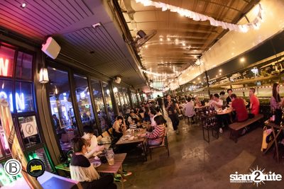 Back 2 the 90s Party ที่ บีกิน บาร์ — photo 25