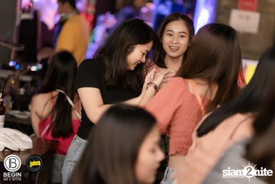 Back 2 the 90s Party ที่ บีกิน บาร์ — photo 73