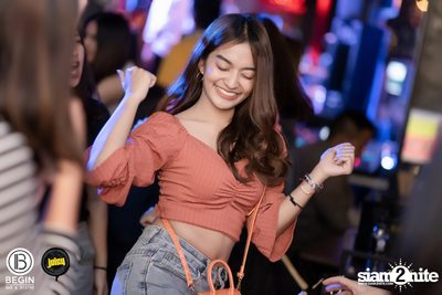Back 2 the 90s Party ที่ บีกิน บาร์ — photo 74