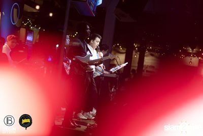 Back 2 the 90s Party ที่ บีกิน บาร์ — photo 75