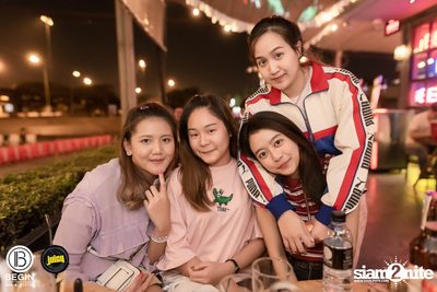 Back 2 the 90s Party ที่ บีกิน บาร์ — photo 78