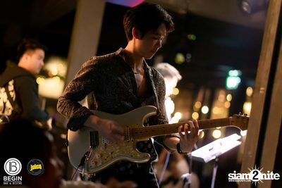 Back 2 the 90s Party ที่ บีกิน บาร์ — photo 102