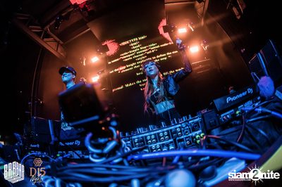 Friday Night at BARBARBAR — photo 117