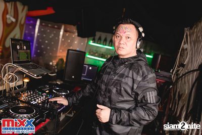 Neon BeatZ Party at MIXX Bangkok — photo 16