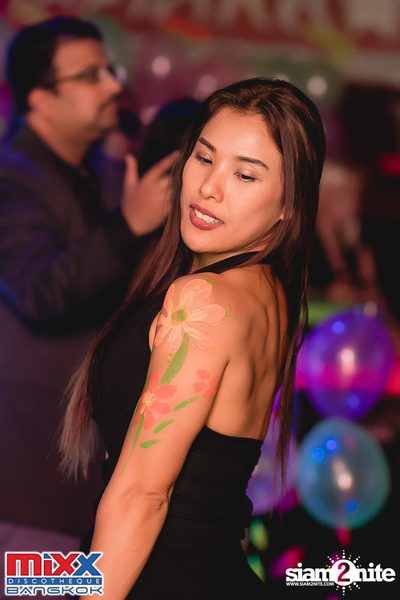 Neon BeatZ Party at MIXX Bangkok — photo 37