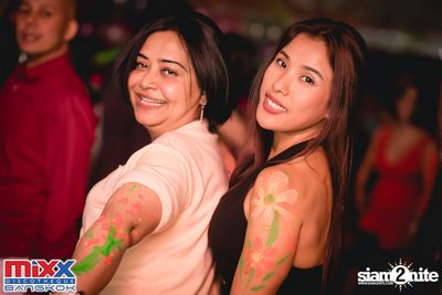 Neon BeatZ Party at MIXX Bangkok — photo 38
