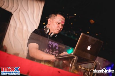 Neon BeatZ Party at MIXX Bangkok — photo 39
