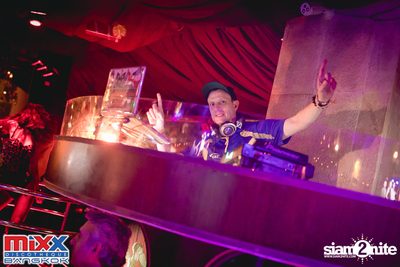 Neon BeatZ Party at MIXX Bangkok — photo 97