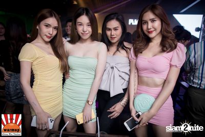Maurice West ที่ Warmup Cafe Chiangmai — photo 9