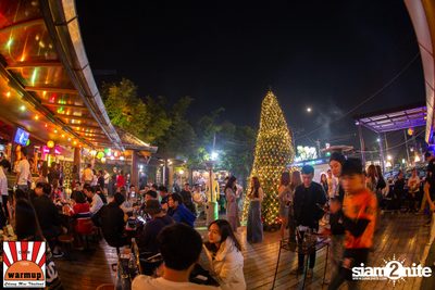 Maurice West ที่ Warmup Cafe Chiangmai — photo 27