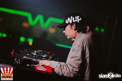 Maurice West ที่ Warmup Cafe Chiangmai — photo 46