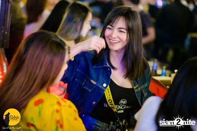 Pang Nakarin at Fullmoon Terrace & Bar — photo 50
