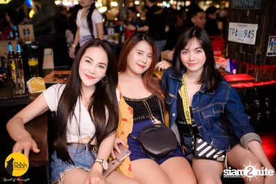 Pang Nakarin at Fullmoon Terrace & Bar — photo 51