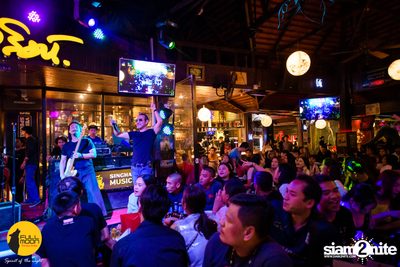 Pang Nakarin at Fullmoon Terrace & Bar — photo 97
