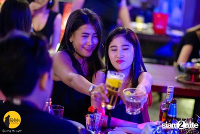 Pang Nakarin at Fullmoon Terrace & Bar — photo 98