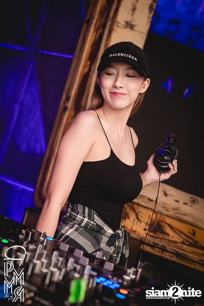PleaseMakeMyRoom & ZNAP present Atom Chanakan at DND Club — photo 12
