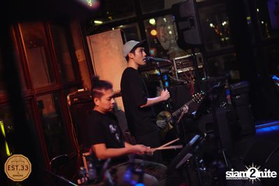เอิร์ธ ภัทราวี ที่ EST.33 สาขา The Nine พระราม 9 — photo 7