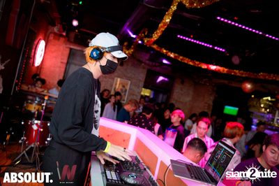 K Pop Night at Wine Bridge — photo 69