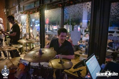 Christmas Eve Party w/ Getsunova at AINU Bar — photo 79