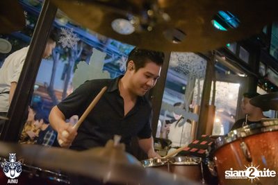 Christmas Eve Party w/ Getsunova at AINU Bar — photo 95
