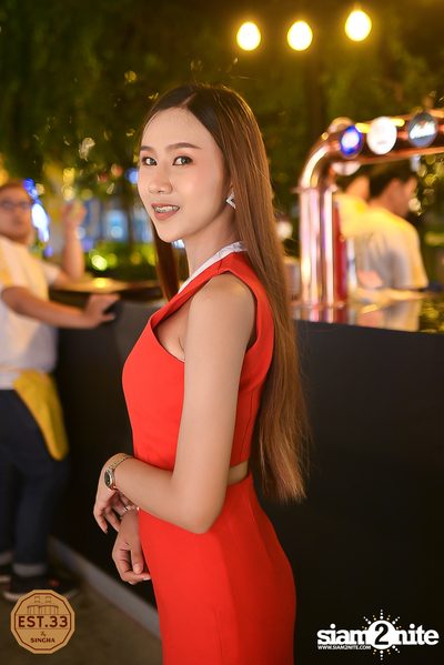 ALIZ x Bowky Lion ที่ EST.33 | สาขา Crystal Design Center — photo 1