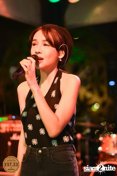 ALIZ x Bowky Lion ที่ EST.33 | สาขา Crystal Design Center — photo 8
