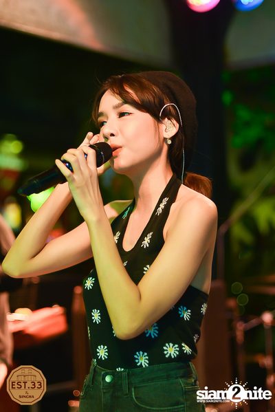 ALIZ x Bowky Lion ที่ EST.33 | สาขา Crystal Design Center — photo 15