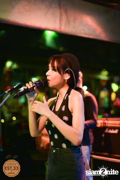 ALIZ x Bowky Lion ที่ EST.33 | สาขา Crystal Design Center — photo 25