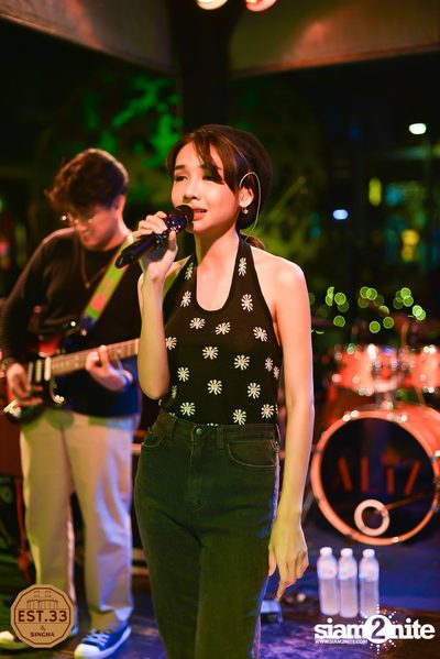 ALIZ x Bowky Lion ที่ EST.33 | สาขา Crystal Design Center — photo 27