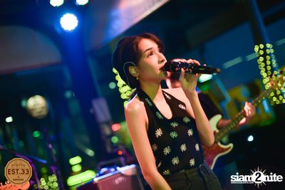 ALIZ x Bowky Lion ที่ EST.33 | สาขา Crystal Design Center — photo 33