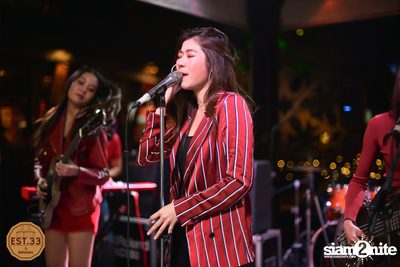 ALIZ x Bowky Lion ที่ EST.33 | สาขา Crystal Design Center — photo 108