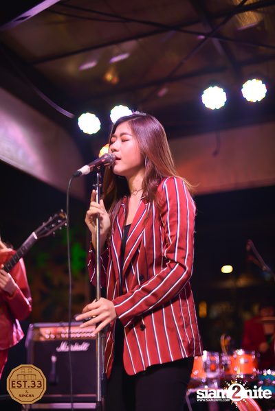 ALIZ x Bowky Lion ที่ EST.33 | สาขา Crystal Design Center — photo 114