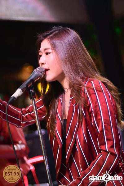 ALIZ x Bowky Lion ที่ EST.33 | สาขา Crystal Design Center — photo 116