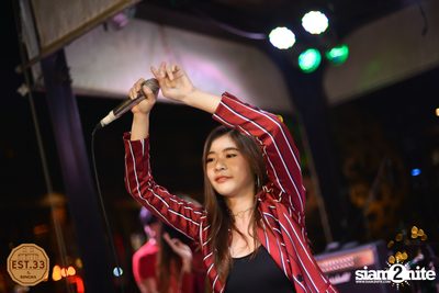 ALIZ x Bowky Lion ที่ EST.33 | สาขา Crystal Design Center — photo 164