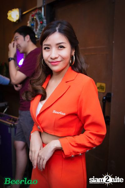 Friday ที่ บ็อทเทิลร็อคเก็ต คราฟท์เบียร์บาร์ — photo 15