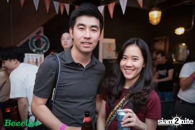 Friday ที่ บ็อทเทิลร็อคเก็ต คราฟท์เบียร์บาร์ — photo 26