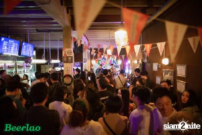 Friday ที่ บ็อทเทิลร็อคเก็ต คราฟท์เบียร์บาร์ — photo 31