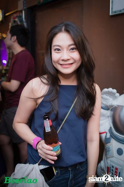 Friday ที่ บ็อทเทิลร็อคเก็ต คราฟท์เบียร์บาร์ — photo 32