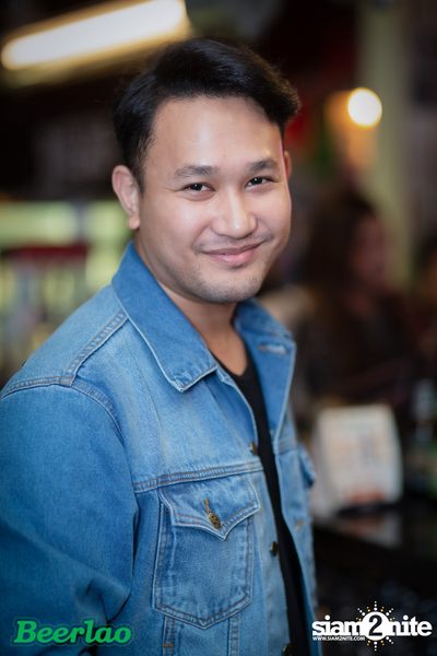 Friday ที่ บ็อทเทิลร็อคเก็ต คราฟท์เบียร์บาร์ — photo 44