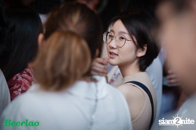 Friday ที่ บ็อทเทิลร็อคเก็ต คราฟท์เบียร์บาร์ — photo 46