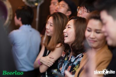 Friday ที่ บ็อทเทิลร็อคเก็ต คราฟท์เบียร์บาร์ — photo 53