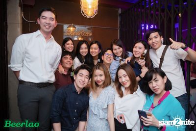 Friday ที่ บ็อทเทิลร็อคเก็ต คราฟท์เบียร์บาร์ — photo 62