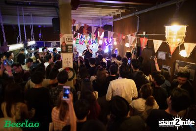 Friday ที่ บ็อทเทิลร็อคเก็ต คราฟท์เบียร์บาร์ — photo 66