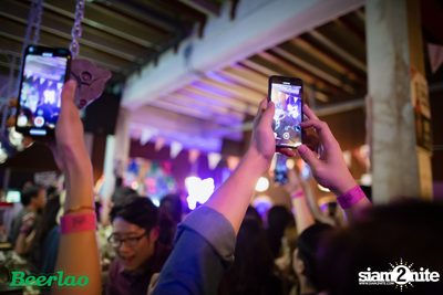 Friday ที่ บ็อทเทิลร็อคเก็ต คราฟท์เบียร์บาร์ — photo 70