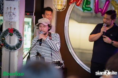 Friday ที่ บ็อทเทิลร็อคเก็ต คราฟท์เบียร์บาร์ — photo 75