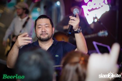 Friday ที่ บ็อทเทิลร็อคเก็ต คราฟท์เบียร์บาร์ — photo 77