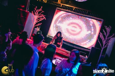 Fridays ft. DJ E-man (USA) | เดอะคลับ แอท คอย — photo 24