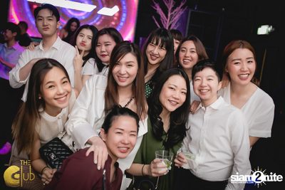 Fridays ft. DJ E-man (USA) | เดอะคลับ แอท คอย — photo 25