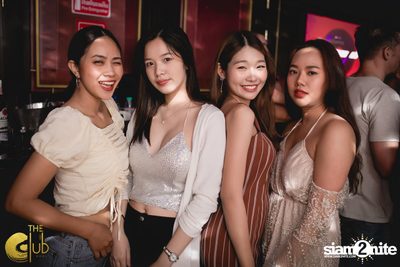 Fridays ft. DJ E-man (USA) | เดอะคลับ แอท คอย — photo 31
