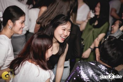 Fridays ft. DJ E-man (USA) | เดอะคลับ แอท คอย — photo 39